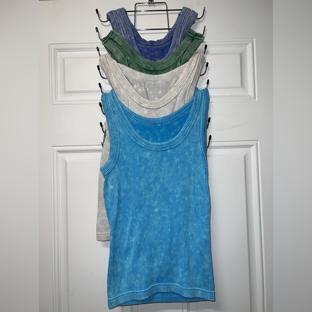 Zenana mineral washed ribbed reversible tank tops size L/XL
(All 4)